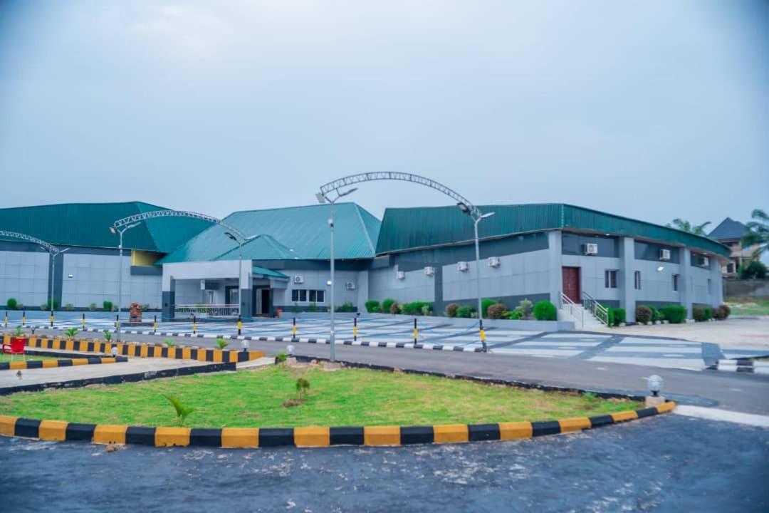 Murphy'S Mansion Resort Umuahia Exterior foto